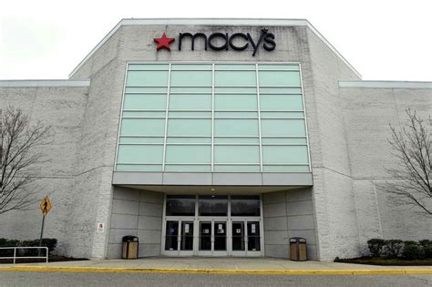 Macy’s confirms 30-plus store closings — including two in CT