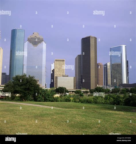 Houston downtown skyline hi-res stock photography and images - Alamy