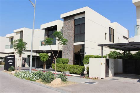 Villas in DAMAC Hills for comparing living in DAMAC Hills vs Town Square