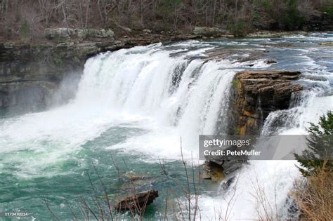 Little River Canyon Falls High-Res Stock Photo - Getty Images