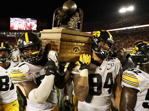 Iowa rallies to beat Iowa State, claim Cy-Hawk Trophy | theScore.com