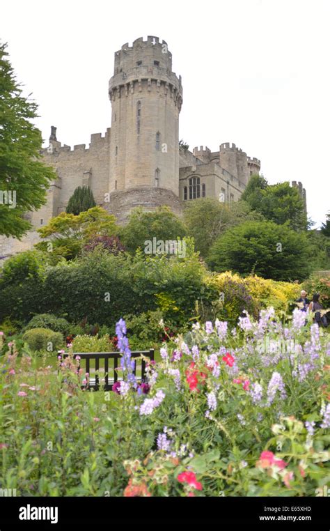 Warwick castle gardens hi-res stock photography and images - Alamy