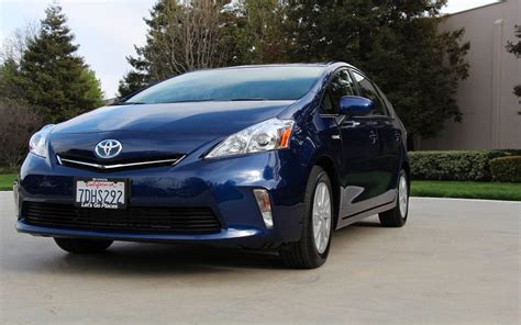 Gallery: 2014 Toyota Prius Five