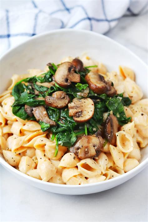 Creamy High Protein Mushroom and Spinach Pasta (Gluten Free) • Daisybeet