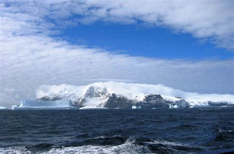 4 Tiny Islands That Are As Terrifying As They Are Astounding