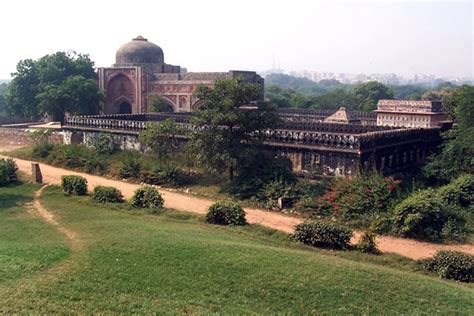 Jamali Kamali Mosque and Tomb in Delhi - History