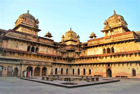 » The Grandeur of Raja Mahal, Orchha