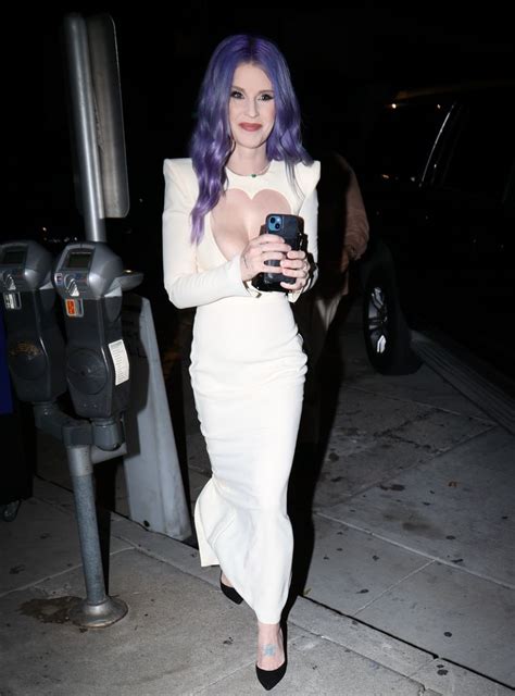 Kelly Osbourne's tiny figure in plunging dress after dramatic weight loss has to be seen to be ...