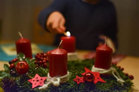 KRISTJANI ZAČENJAJO PRIPRAVE NA BOŽIČ: Prva adventna nedelja letos ...