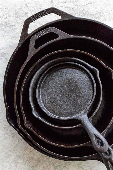 Cast Iron Skillets: How to Cook, Clean, and Season - Jessica Gavin