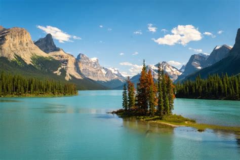 Maligne Lake and Spirit Island in Jasper • All You NEED to Know