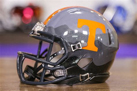 Tennessee Volunteers Riddell Speed Mini Helmet - Smoky Mountains – Green Gridiron, Inc.