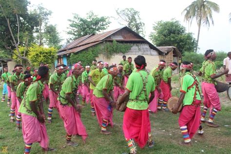 Traditional Santhal dance during Dashain (With photos)