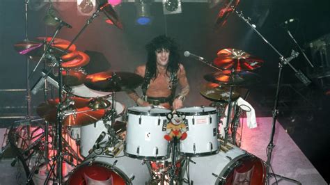 Rock drummer Tommy Lee accused of sexually assaulting woman on ...