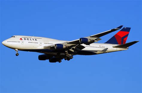 Boeing 747-400 Delta Airlines. Photos and description of the plane