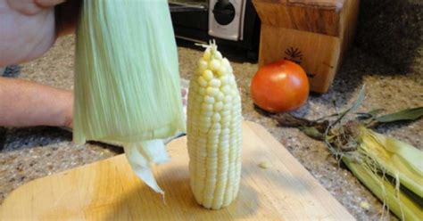 How To Quickly And Efficiently Husk Corn - Homemaking.com | Homemaking ...