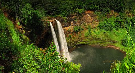 Wailua Falls on Kauai Information, Safety & Photos