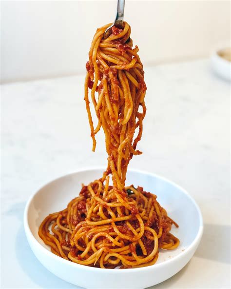 Spaghetti Bolognese With Vegan Mince Recipe - TheVeganKind