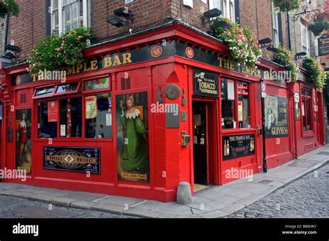 Temple Bar, pub, Temple Bar area, Dublin, Ireland Stock Photo - Alamy