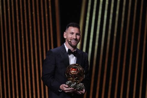 Messi dapat penghargaan Ballon d'Or kedelapan - ANTARA News Kepulauan ...