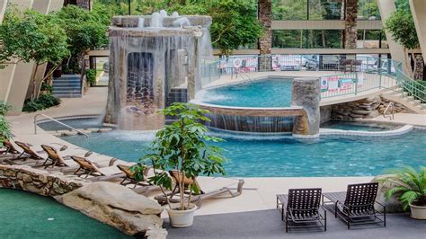 Hotels in Gatlinburg TN With Indoor Pool 🏊 4 Amazing Places