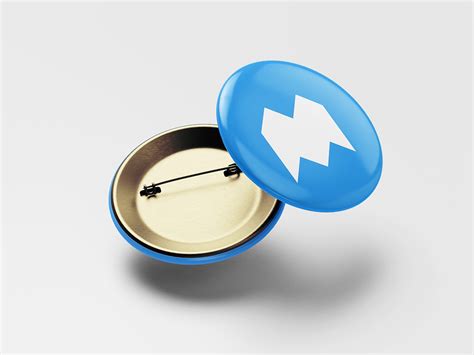 Free pin button mockup - Mockups Design