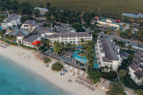 Staying a Week at the Azul Beach Resort in Negril, Jamaica - Lauren's Lighthouse