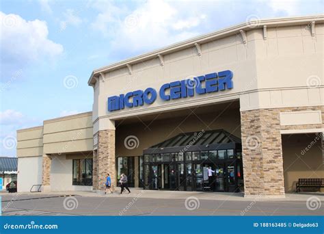 Micro Center is an American Computer Department Store Editorial Image ...