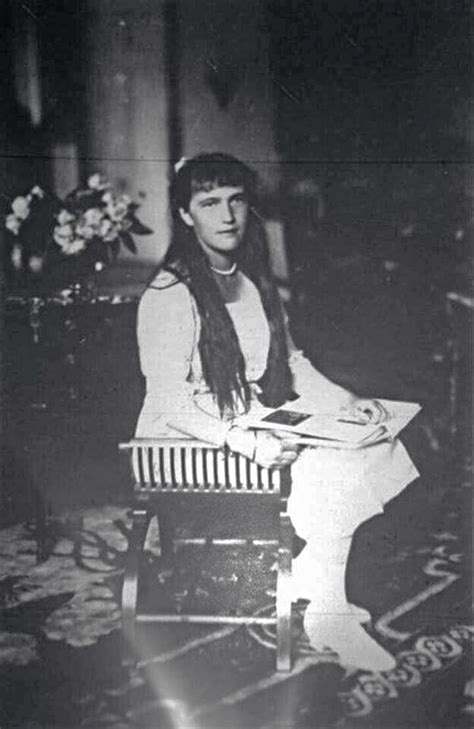 Anastasia during the last formal portrait session. 1916 | Anastasia romanov, Romanov, Romanov ...