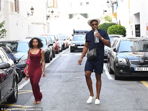 Anthony Joshua enjoys holiday with his family | Daily Mail Online