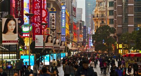 Nanjing Road – A Guide to China’s #1 Shopping Street