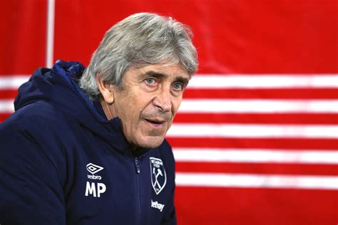 Manuel Pellegrini confident he has the trust of the West Ham board | FourFourTwo