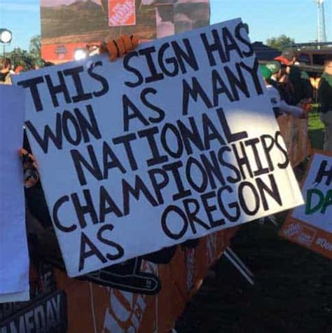 The 50 Funniest College Football Fan Signs Ever (GALLERY) | WWI