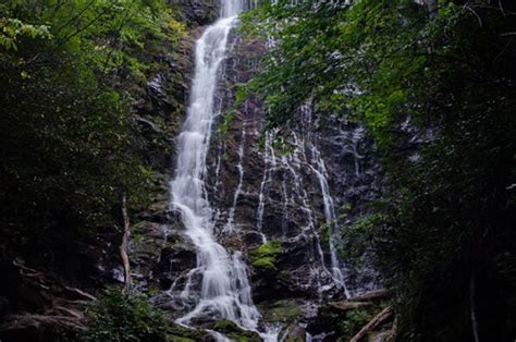 25 of the Best Waterfalls in North Carolina