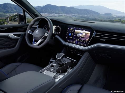 2021 Volkswagen Touareg R Plug-In Hybrid - Interior Wallpaper | Caricos