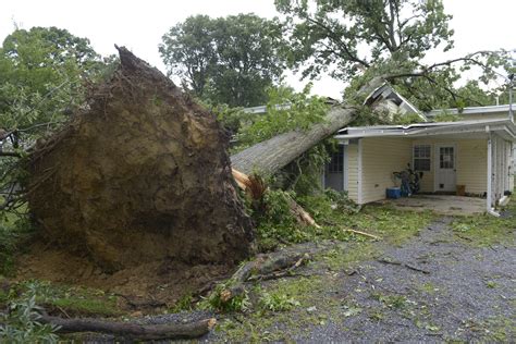 Tornado slams Maryland's Eastern Shore - CBS News