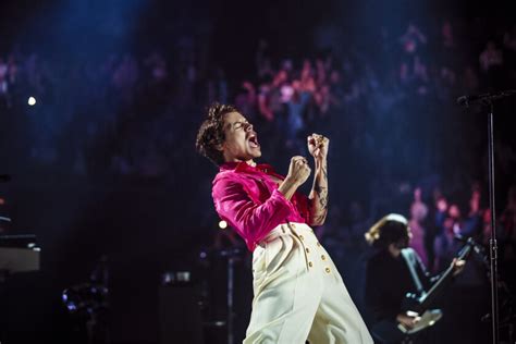 Grammys 2021: Harry Styles performs 'Watermelon Sugar' - Los Angeles Times