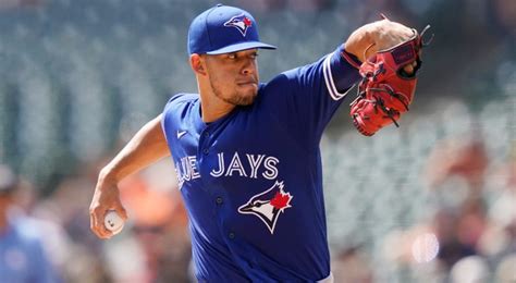 Blue Jays right-hander Berrios won't miss any time after abdominal scare