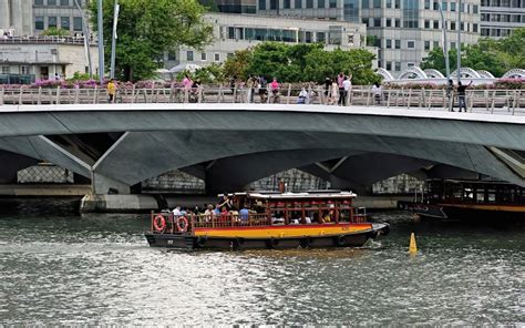 Singapore River Cruise: Exploring the City's Waterfront Wonders