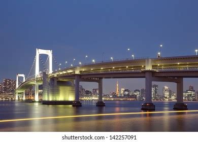 Tokyo Rainbow Bridge Tokyo Tower Twilight Stock Photo 600837125 ...