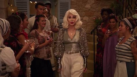 Cher sings Fernando in new Mamma Mia! Here We Go Again featurette || Go behind-the-scenes of the ...