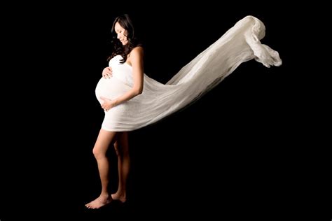 Creative ideas for a pregnancy photoshoot - Photo Book Design Ideas ...