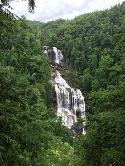 [OC] Whitewater Falls, NC. Had this pic for a while decided to share it [1136 x 640] : r/EarthPorn