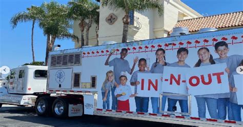 In-N-Out Reveals New “Cookout Truck” For Charity | 12 Tomatoes