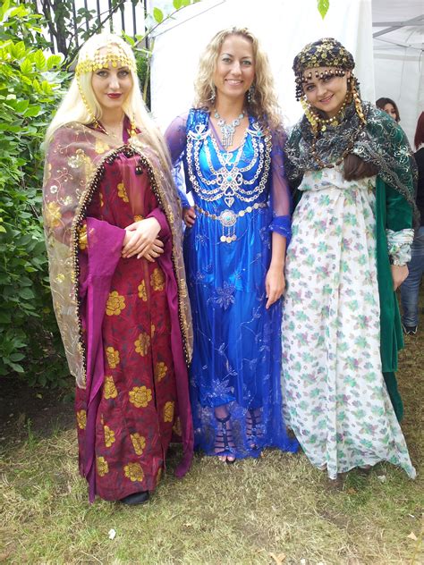 Kurdish ladies | Traditional outfits, Folk costume, Fashion