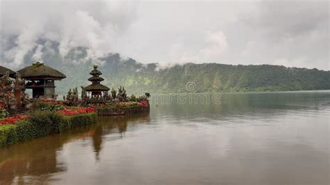 Danau Buyan Lake, Popular Tourist Place - Bedugul Village, Bali ...