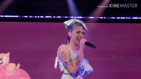 #melaniemartinez #copycat #k12 MELANIE MARTINEZ - COPY CAT HD LIVE - YouTube