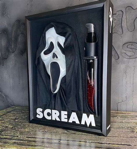 Scream Movie Ghostface Mask & Knife Bloody Shadow Box Horror - Etsy België