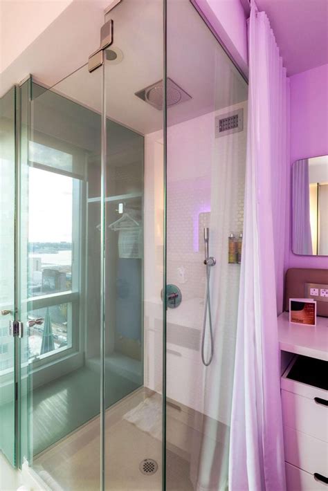 YOTEL New York Times Square, Hell's Kitchen : -66% during the day ...