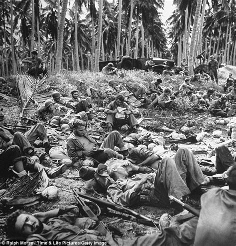 Battle of Guadalcanal: Photos show grueling Second World War combat | Daily Mail Online